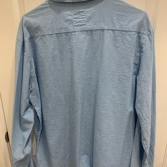 Men’s, light denim casual button down. - Picture 4 of 5